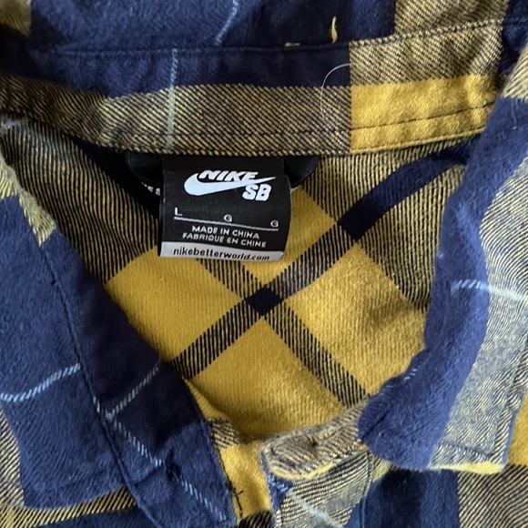 Nike SB flannel size large - Picture 4 of 7